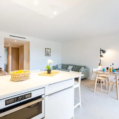 Apartment Les Coteaux Du Preconil-4 By Interhome *